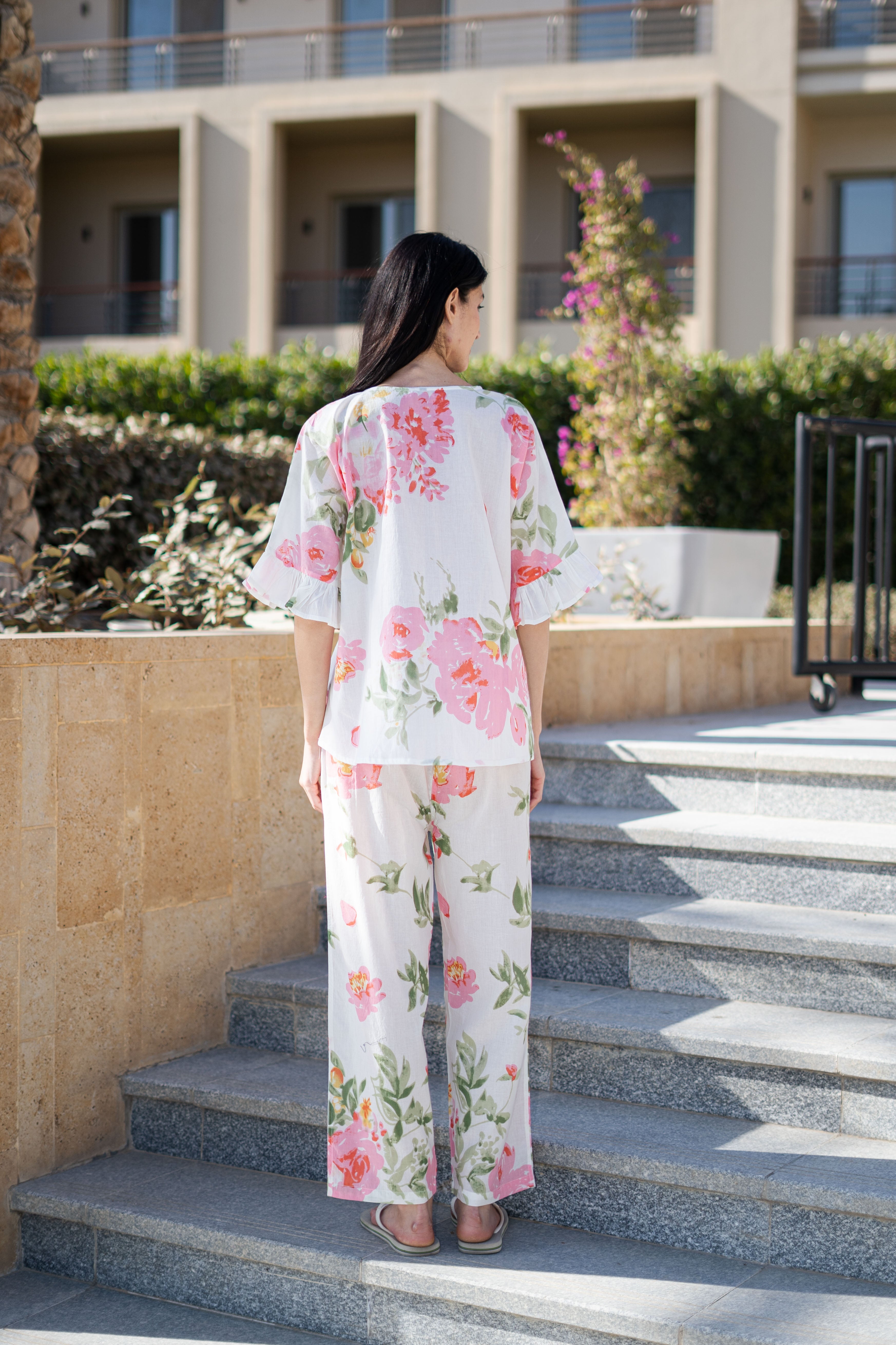 White V-Neck Floral Printed Night Suit for Women - SanskrutiHomes 