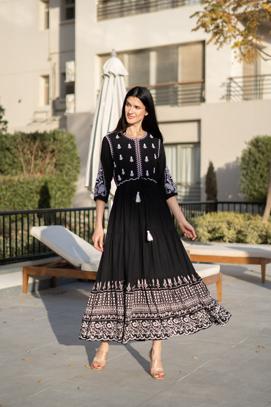 Women Viscose Rayon Black Solid Dress