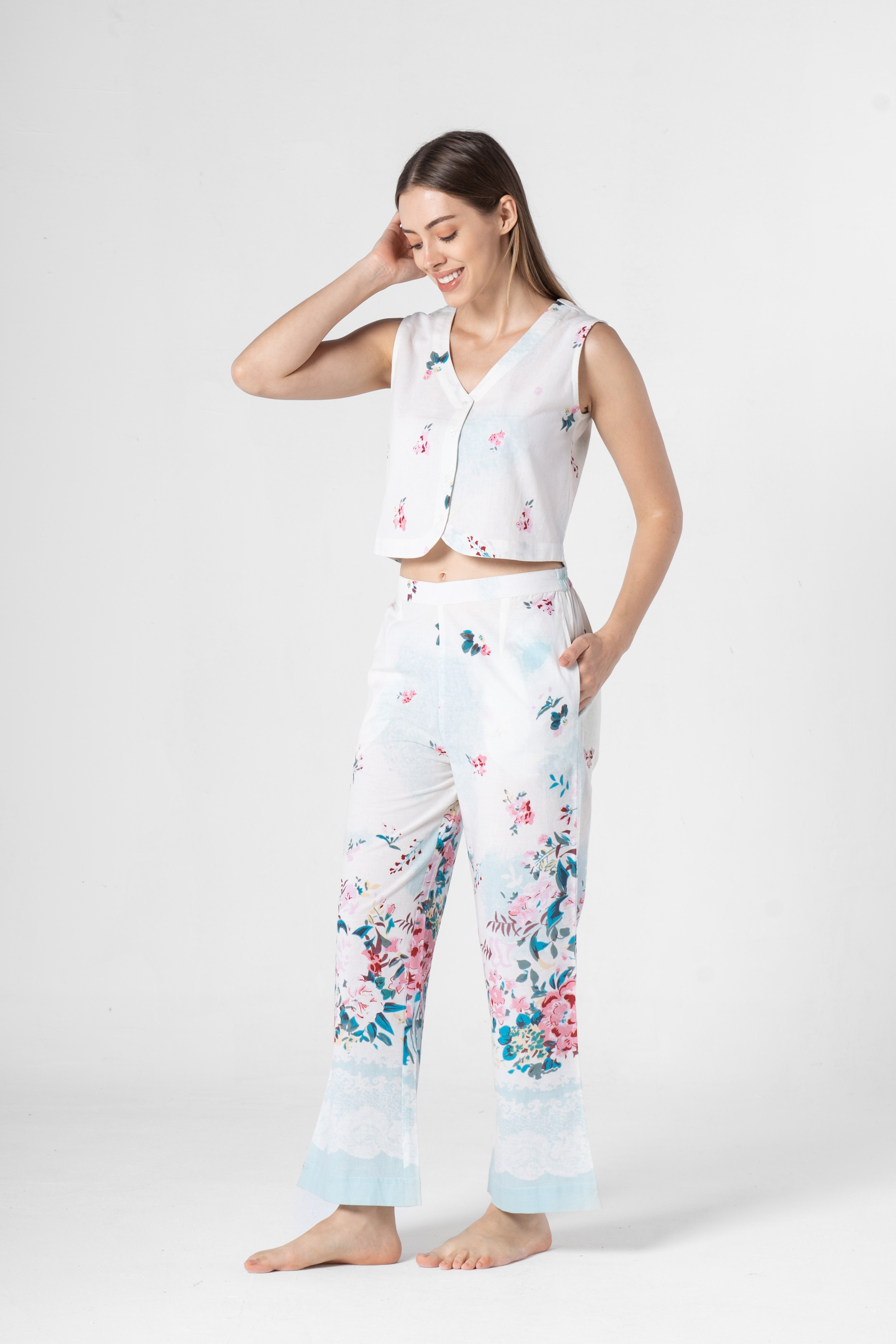 Floral Printed Sleeveless Co-ords Set - SanskrutiHomes 