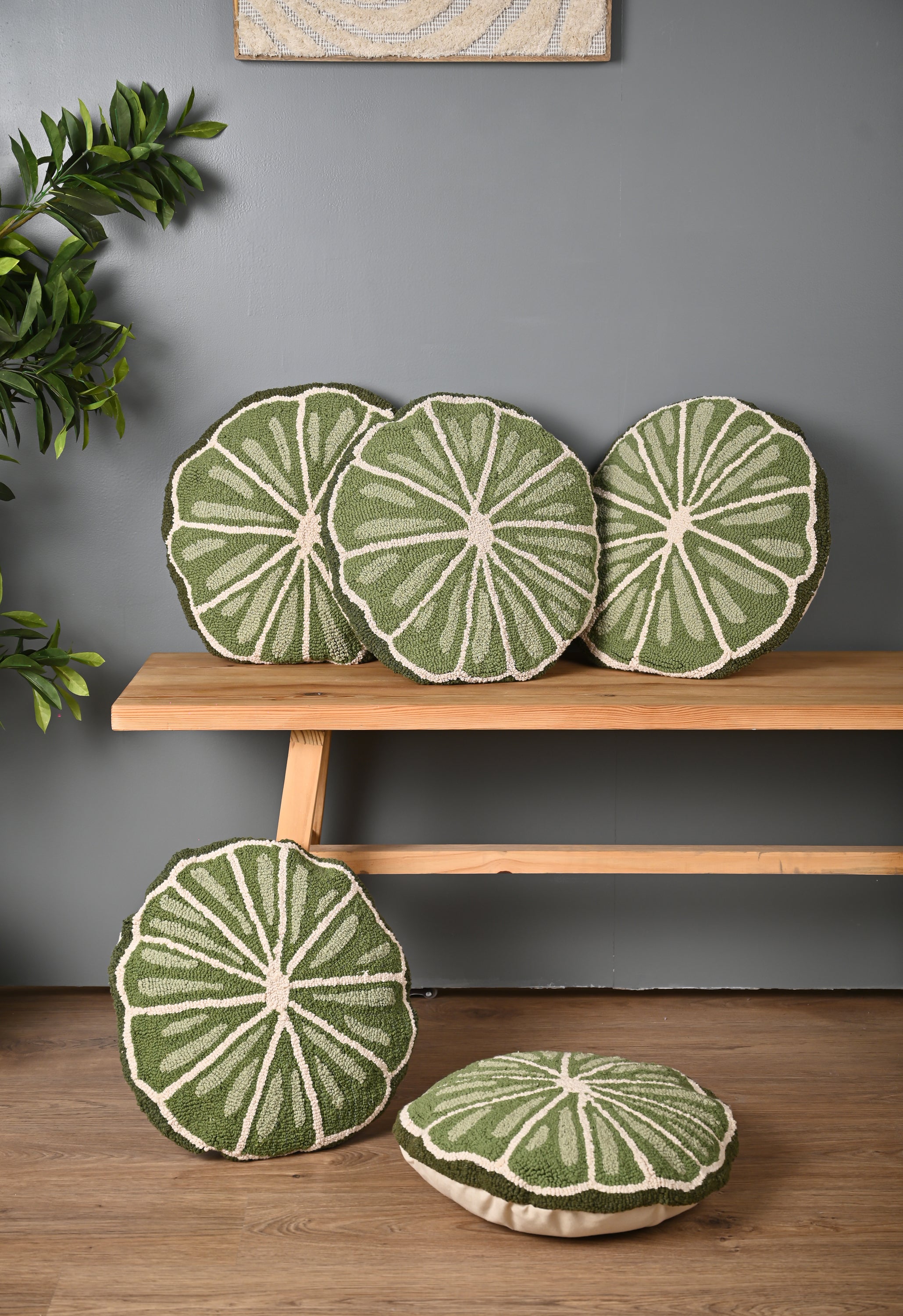 Green Round Shape Truffted Cotton Cushion Cover