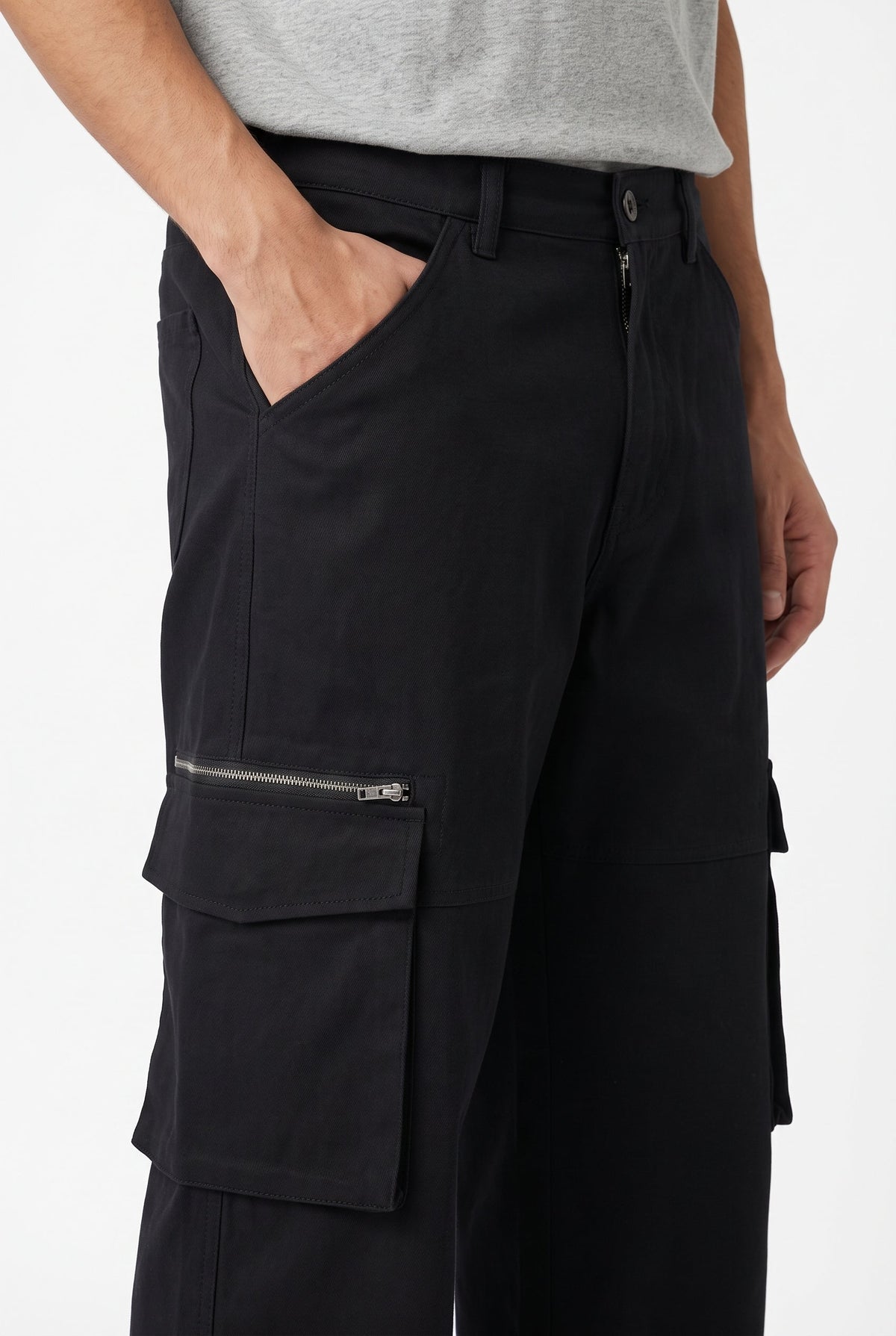 Black Regular Fit Utility With Multi-Pockets Cargo Pant For Men