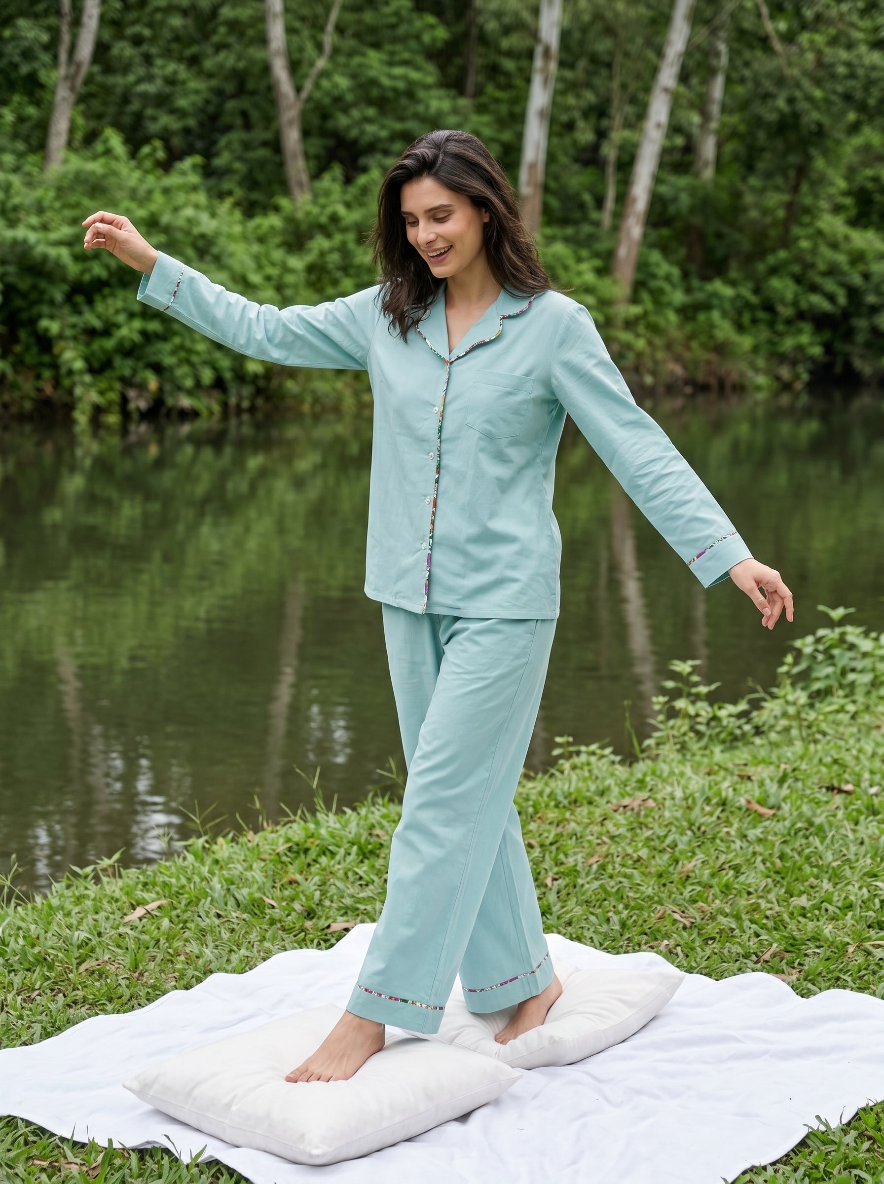 Sea Green Solid V-Neck Pure Cotton Night Suit For Women