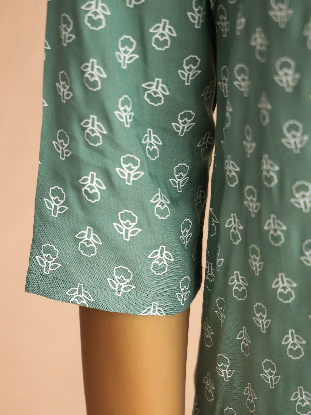 Sea Green Round Neck Viscose Rayon Ethnic Motifs Printed Night Suit For Women