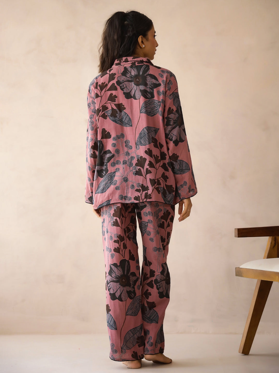 Mauve Shirt Collar Pure Cotton Printed Floral Night Suit For Women