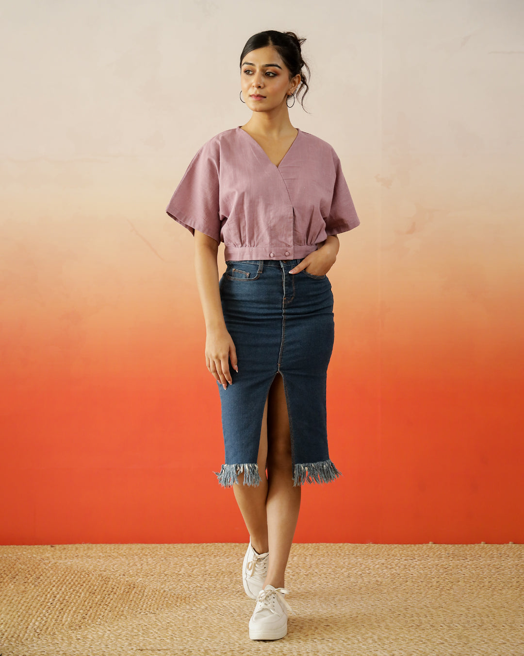 Lavender Color V-Neck Crop Top