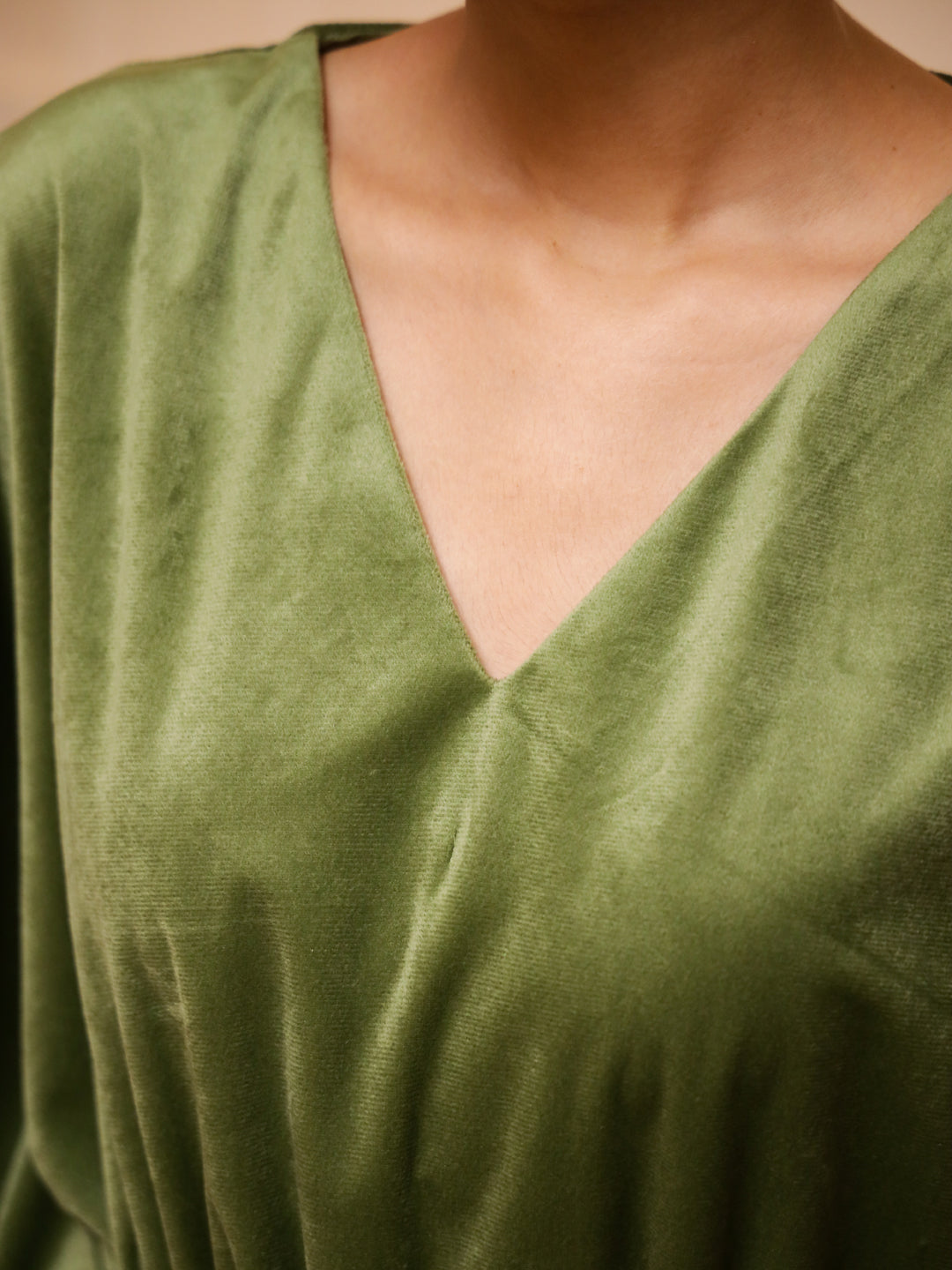 Green V-Neck Velvet Winter Kaftan