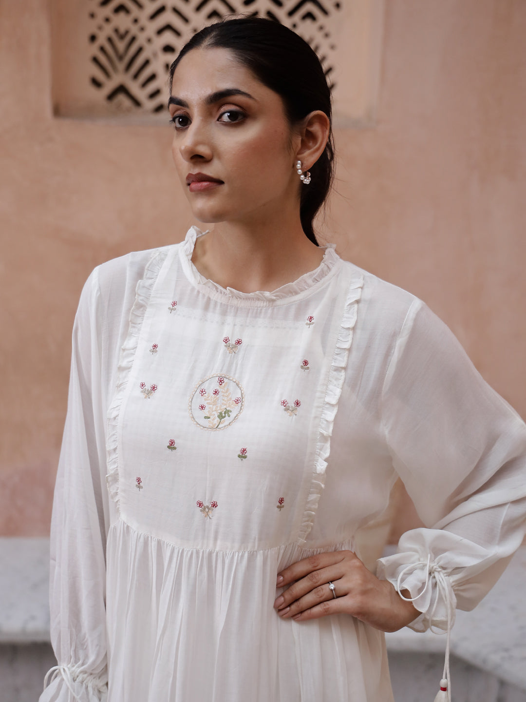 White Floral Embroidered Round Neck Kurta Set for Women