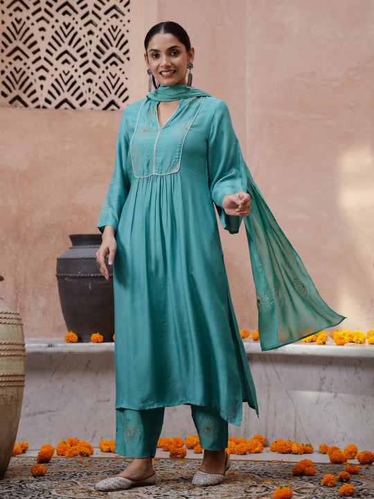 Green V-Neck Solid Print Kurta set