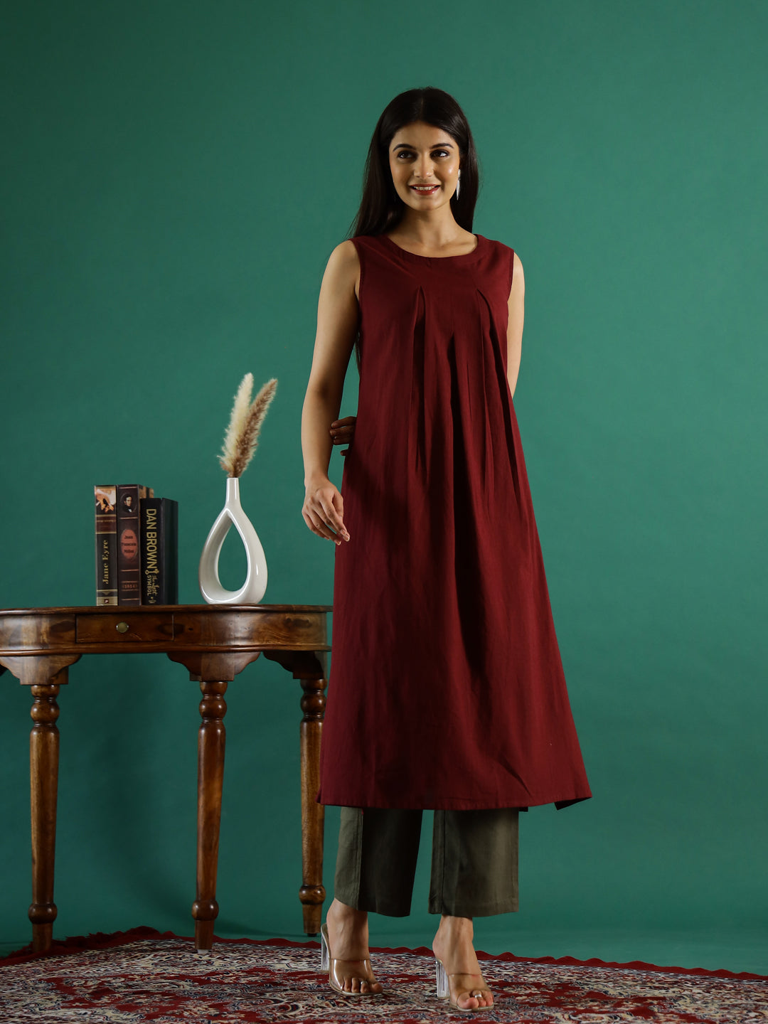 Solid Print Sleeveless Kurta Set for Women
