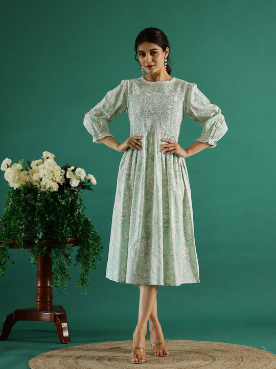 Women Green anarkali kurta