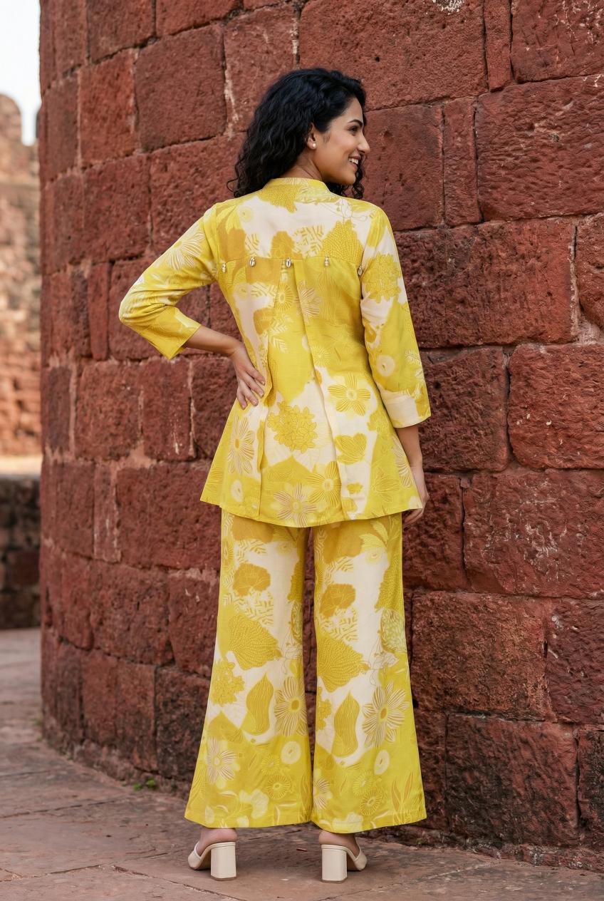 Yellow Floral Print Round Neck Silk Blend Straight Kurta Set For Women