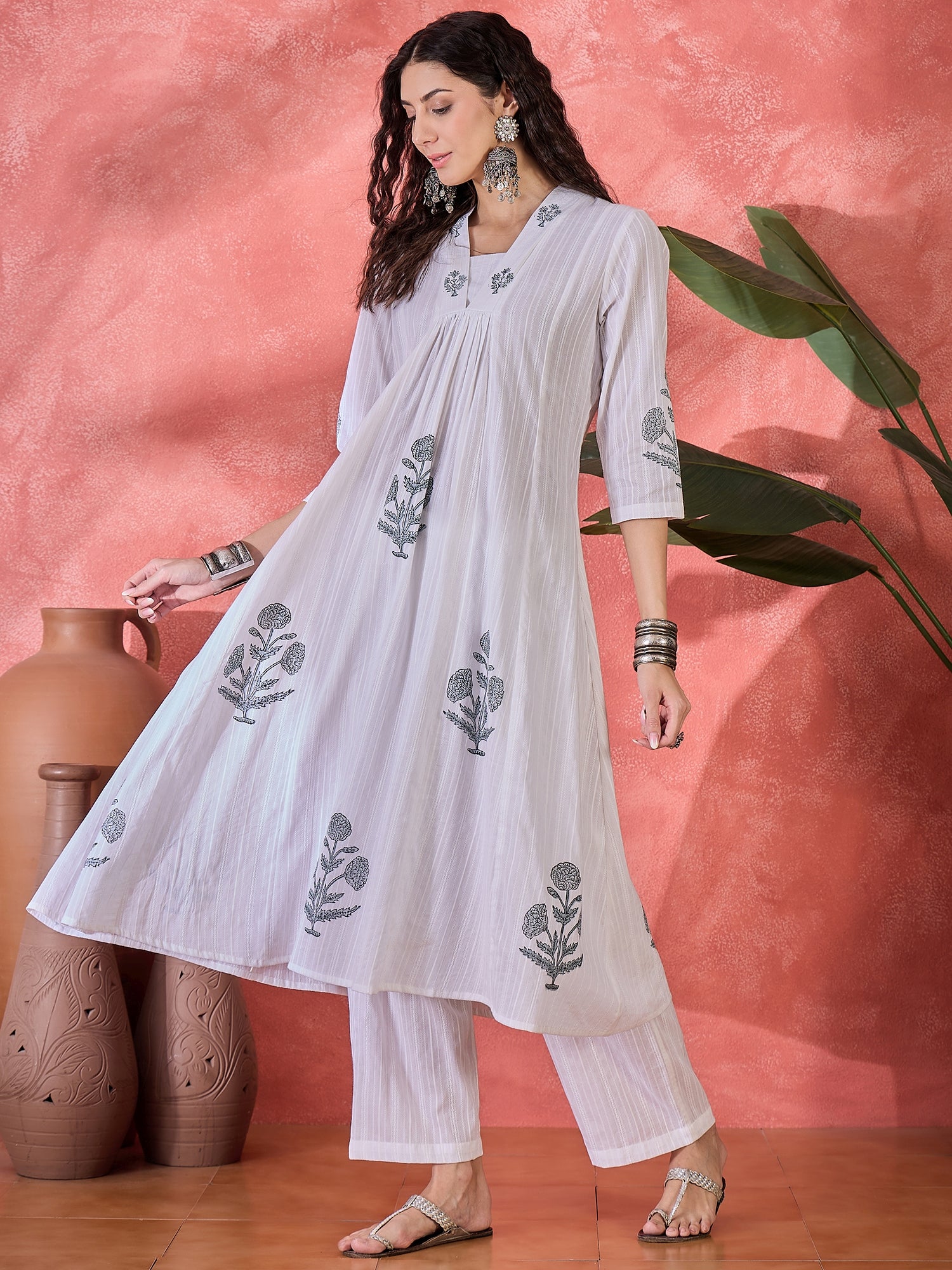 White Pure Cotton V-Neck Floral Kurta Set for Women