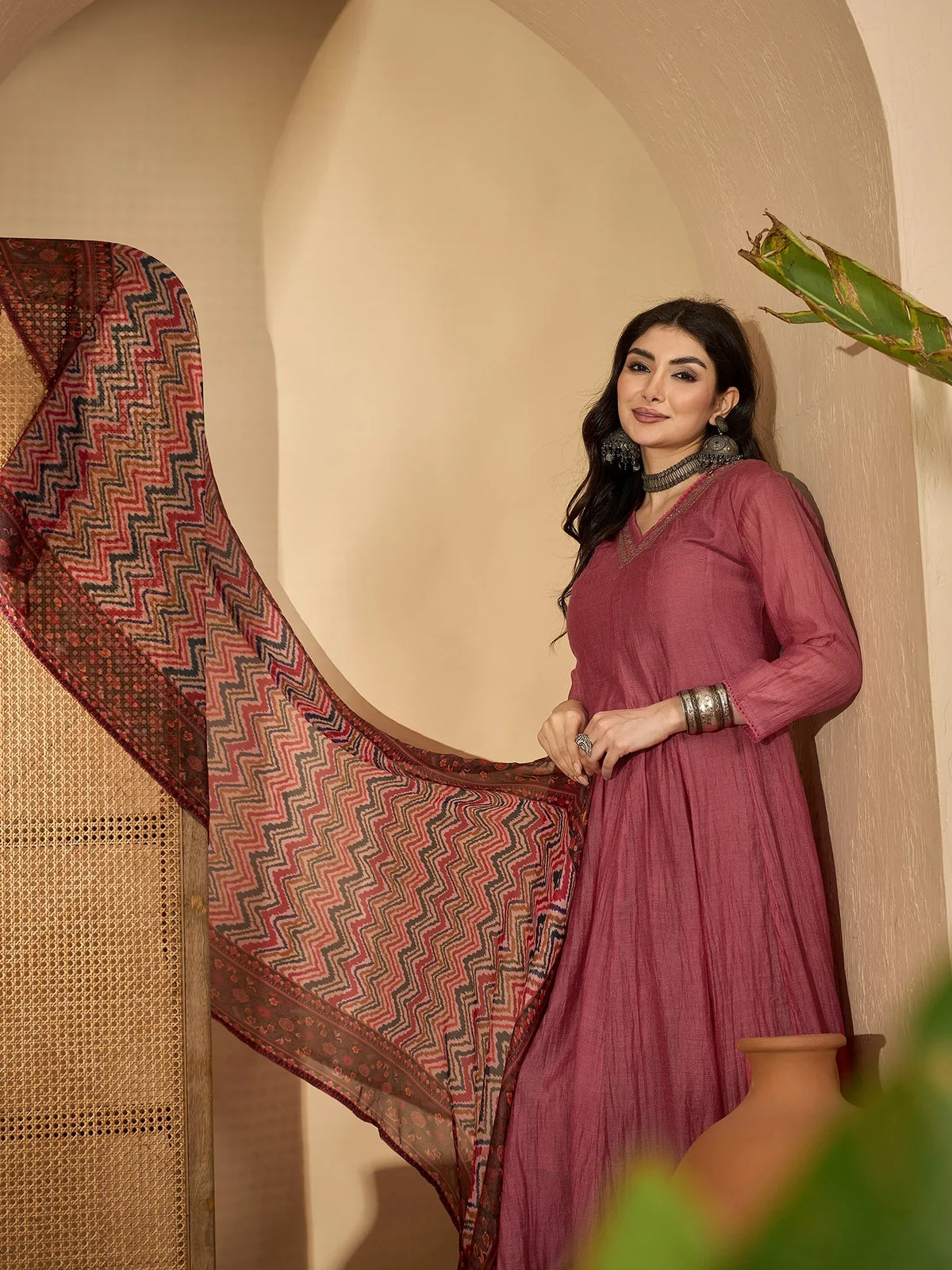 Red Solid Print V-Neck Pure Cotton Kurta Set For Women