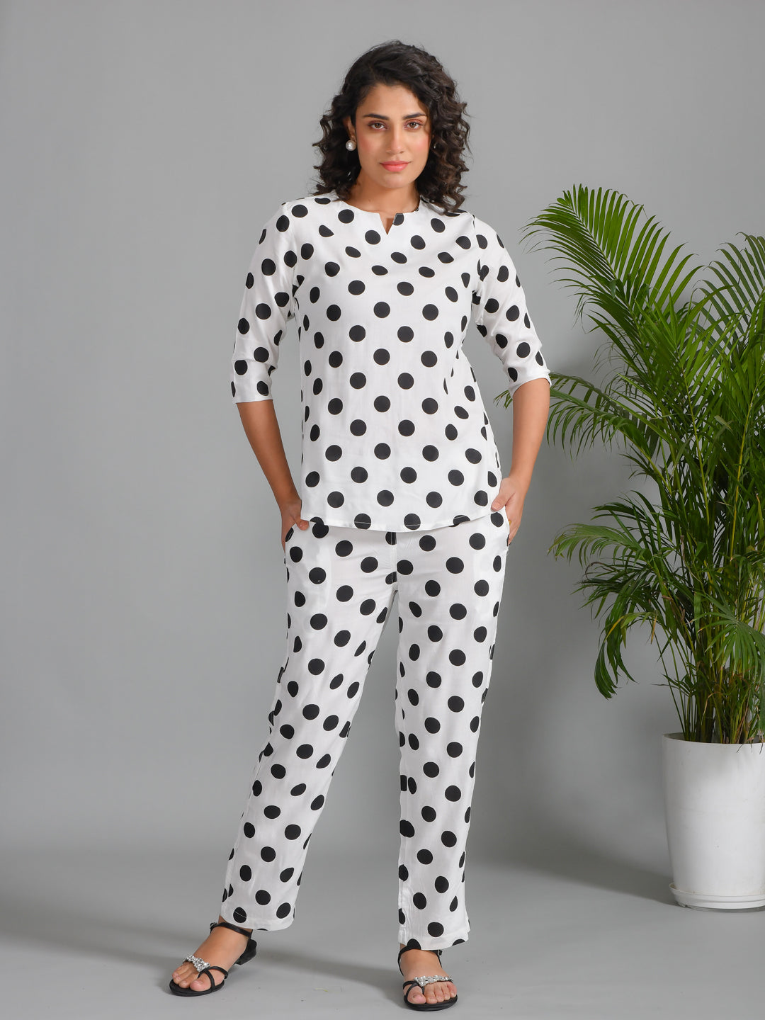 White Viscose Rayon Printed Round Neck night suit for women