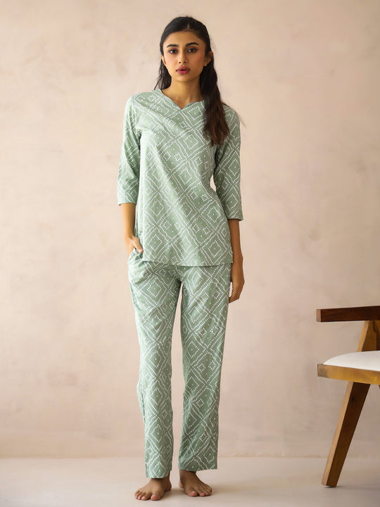 Sea Green Round Neck Viscose Rayon Printed Ethnic Motifs Night Suit for Women