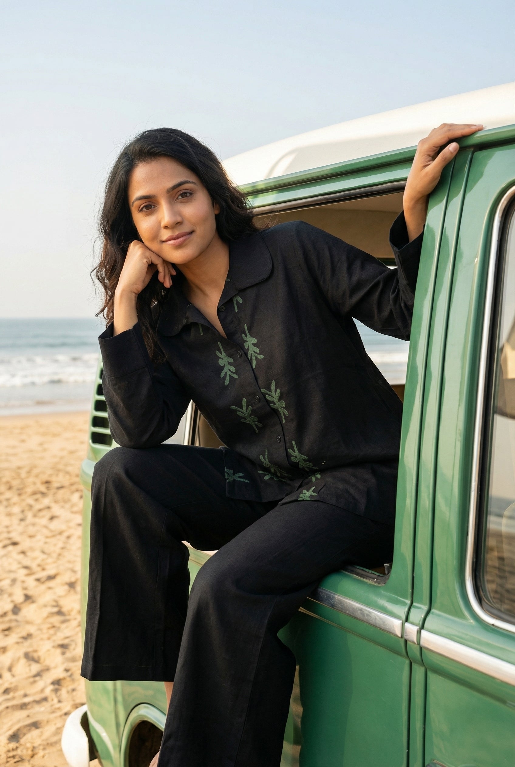 Black Solid Print Shirt Collar Cotton Night Suit Set for Women