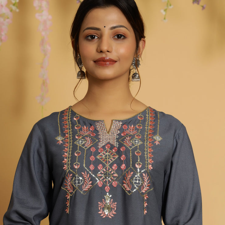RangDeep Women Grey Embroidered Straight Kurti
