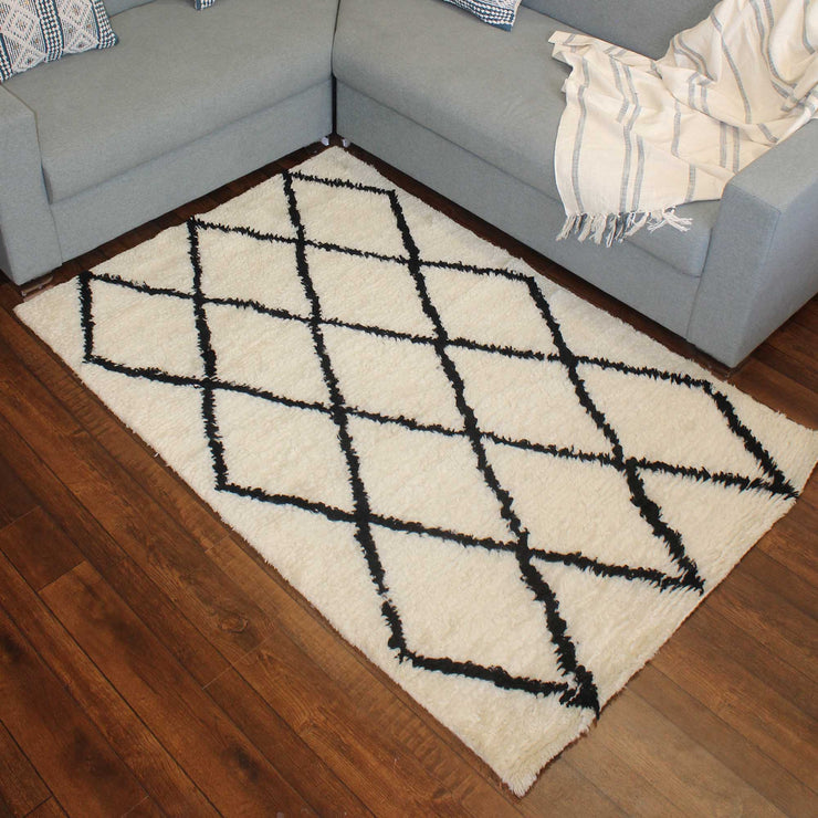 Hand-weave morocco Black-white In soft wool Rug