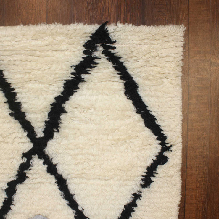 Hand-weave morocco Black-white In soft wool Rug