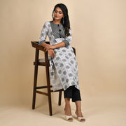 RangDeep Women Calf Length Straight Kurti