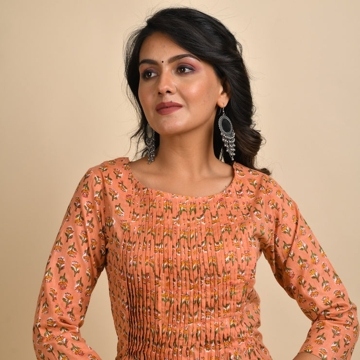 Rang Deep Women Peach cotton Kurta with Scarf