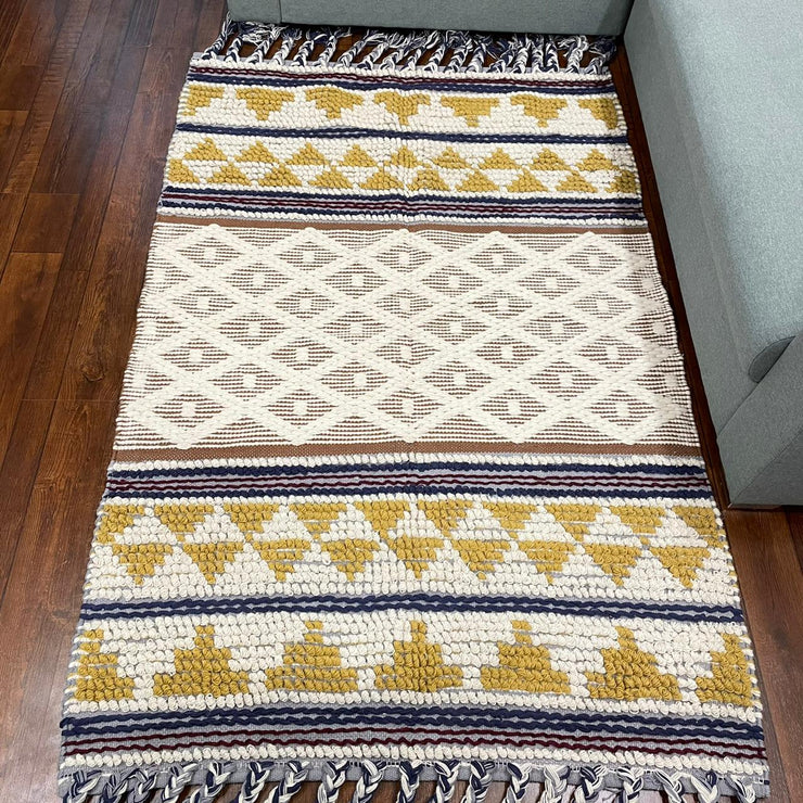 Hand-weaved cotton Multi-color Rug with a set of 5 cushion covers